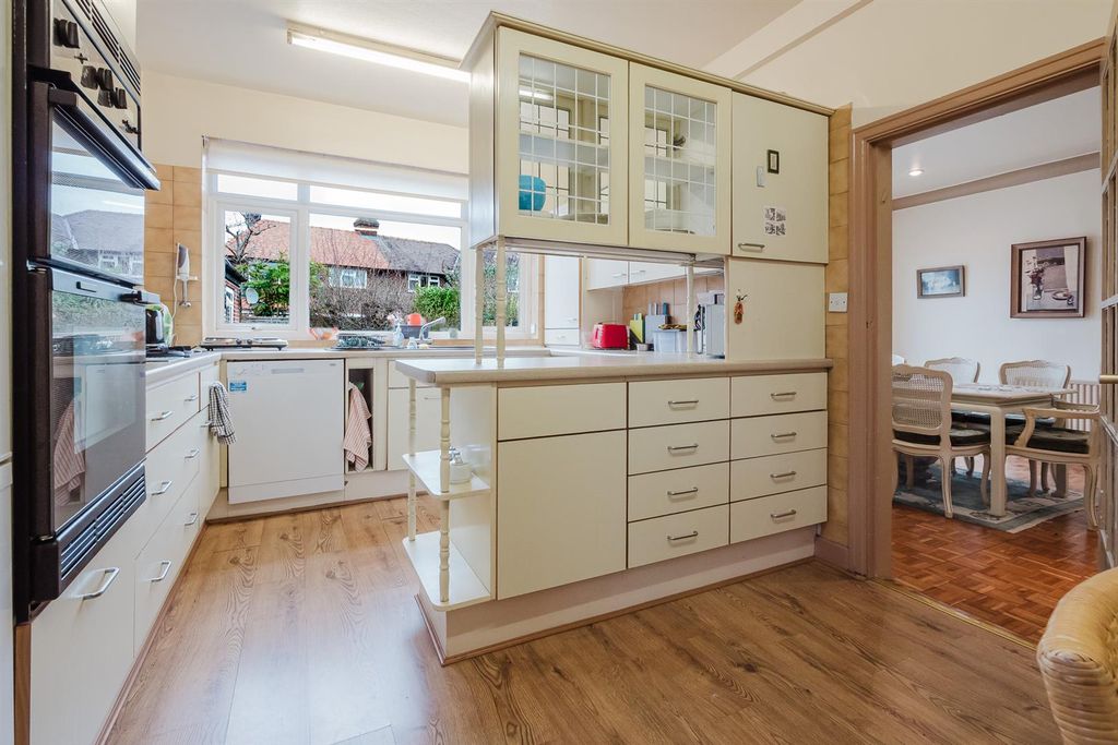 Property photo 3 of 28 Image 3