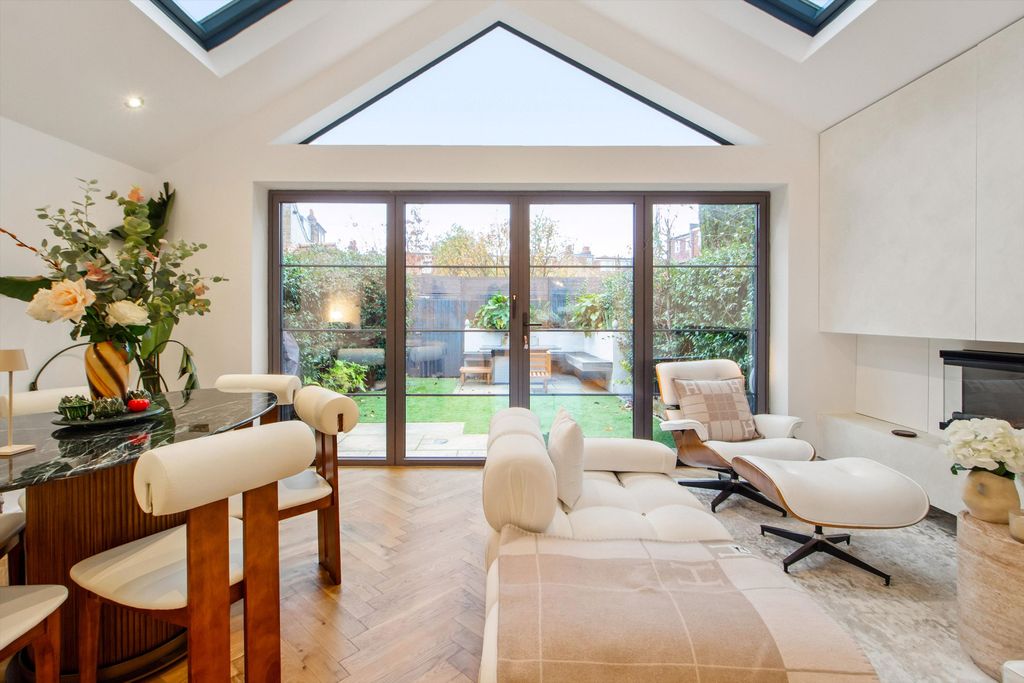 Property photo 1 of 23 Image