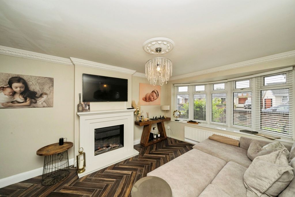 Property photo 3 of 24 Pbox-Img.Jpg