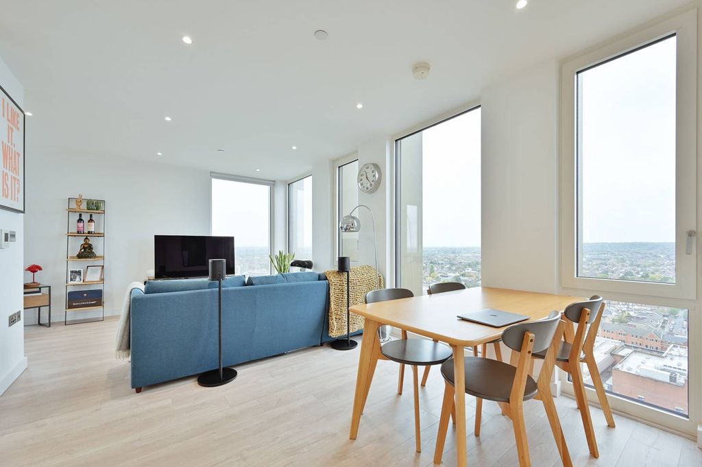 Property photo 2 of 12