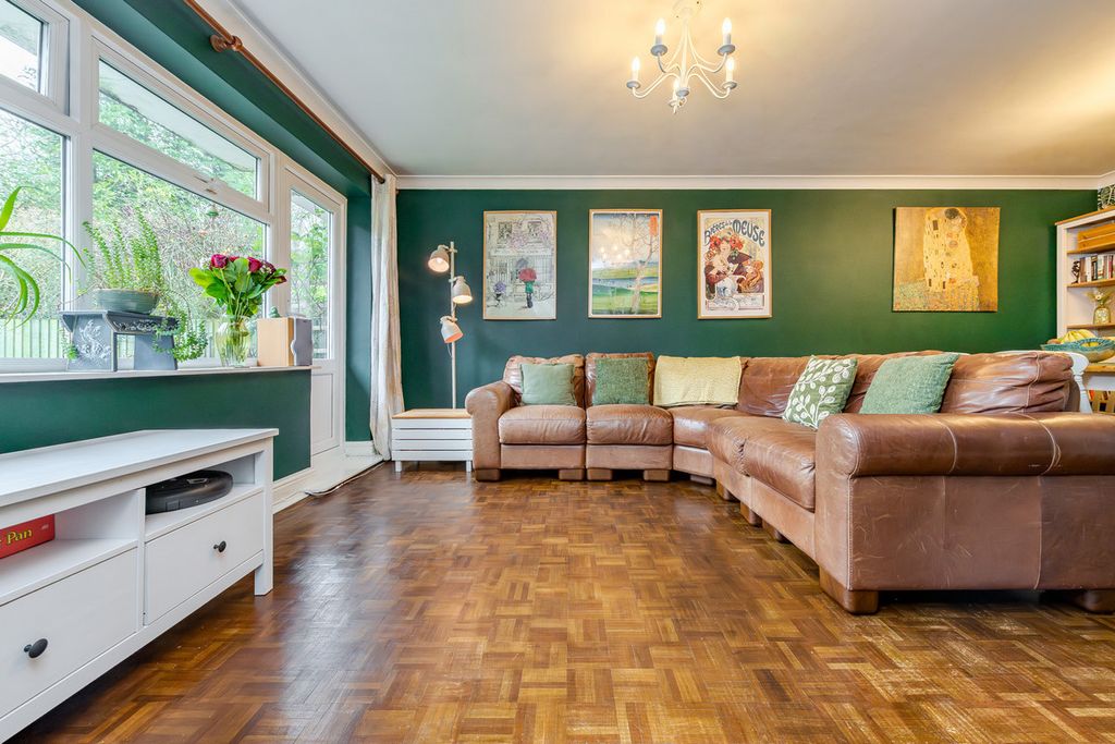 Property photo 3 of 17