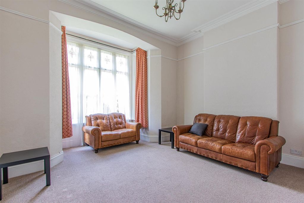 Property photo 2 of 10 East Grove 10, Gff-1.Jpg