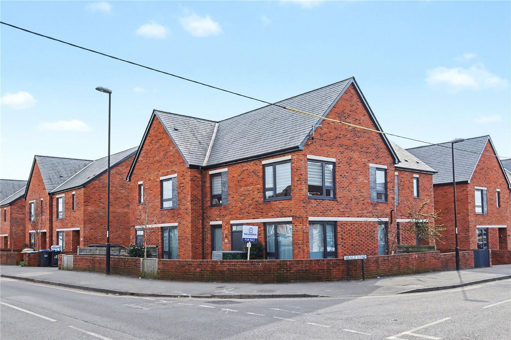 Property photo 2 of 16 Front