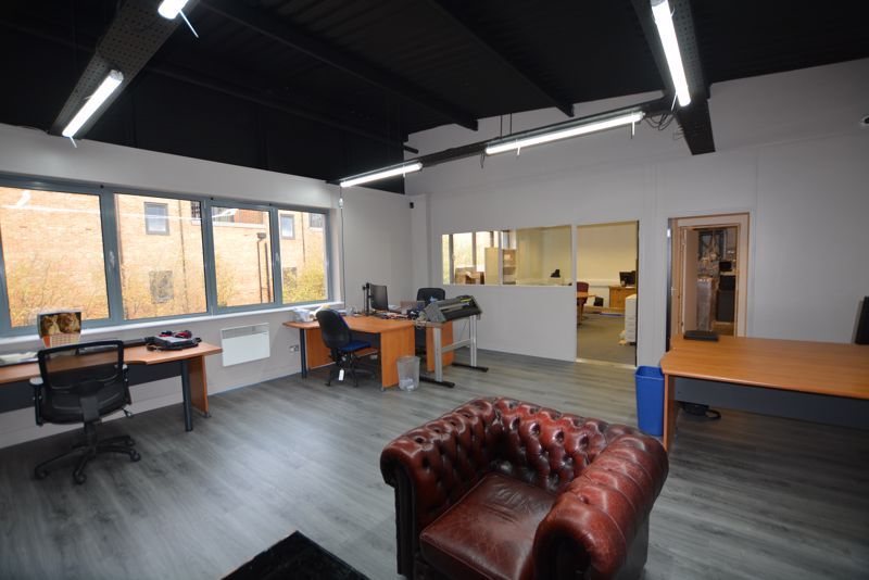 Property photo 1 of 7 Photo 4