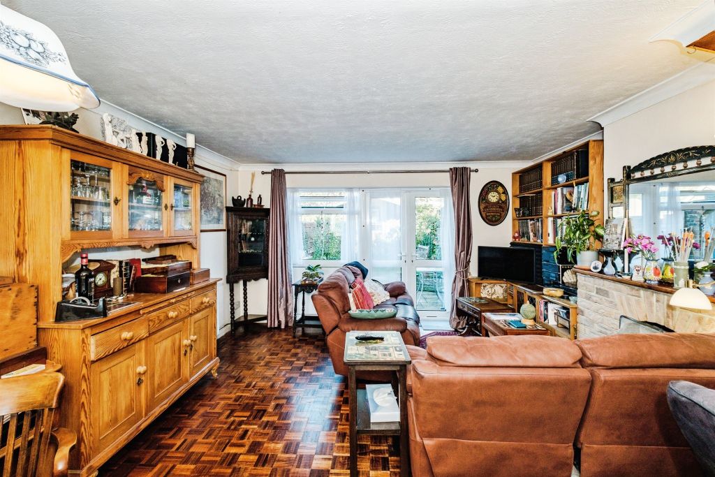 Property photo 2 of 17