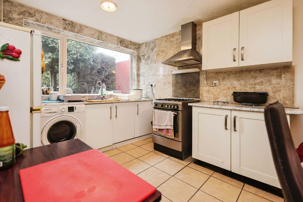 Property photo 3 of 17 Photo