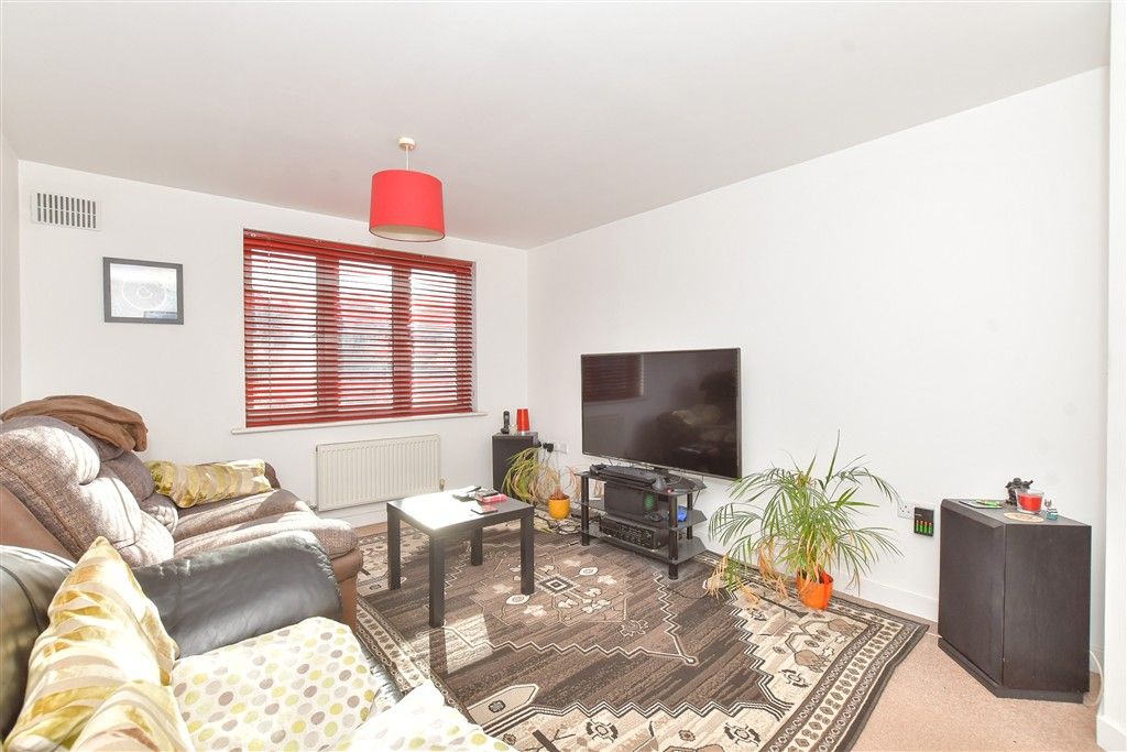 Property photo 2 of 7 Lounge