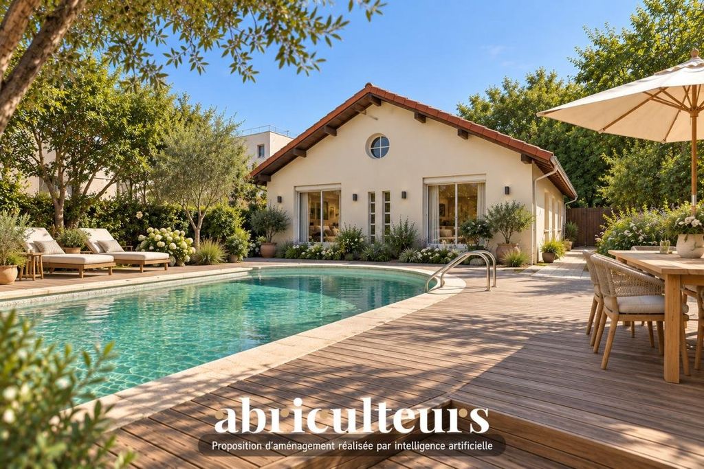 Property photo 1 of 20 Family Home With Pool And Large Garden With Great Potential In Caudéran 33200