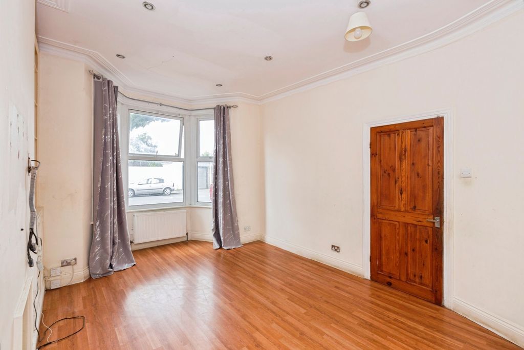 Property photo 2 of 16 Photo