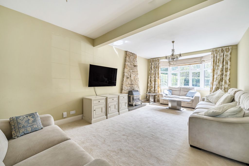 Property photo 2 of 17 1356592-12-68cc0B...