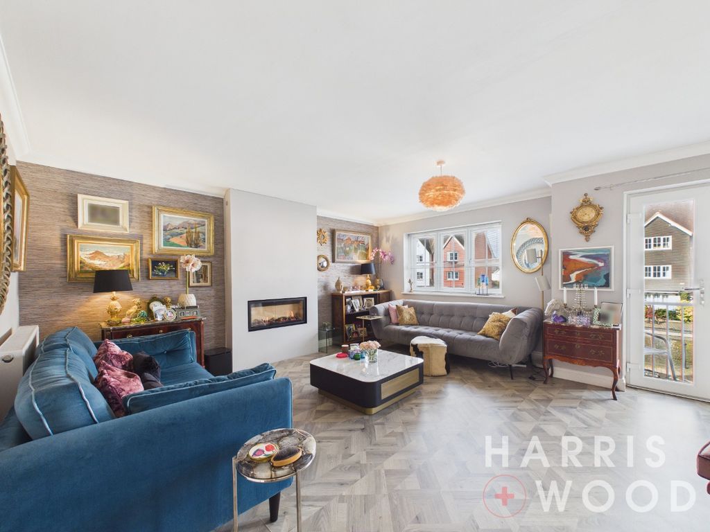 Property photo 3 of 34 4993815