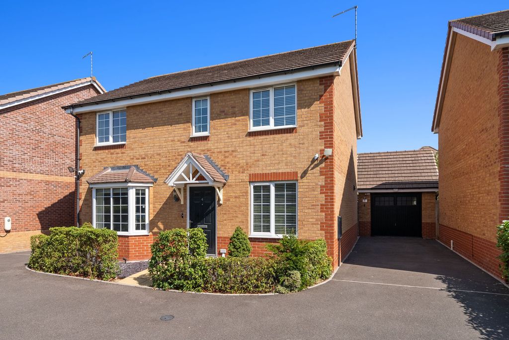 Property photo 1 of 30 4 Rosehip Close