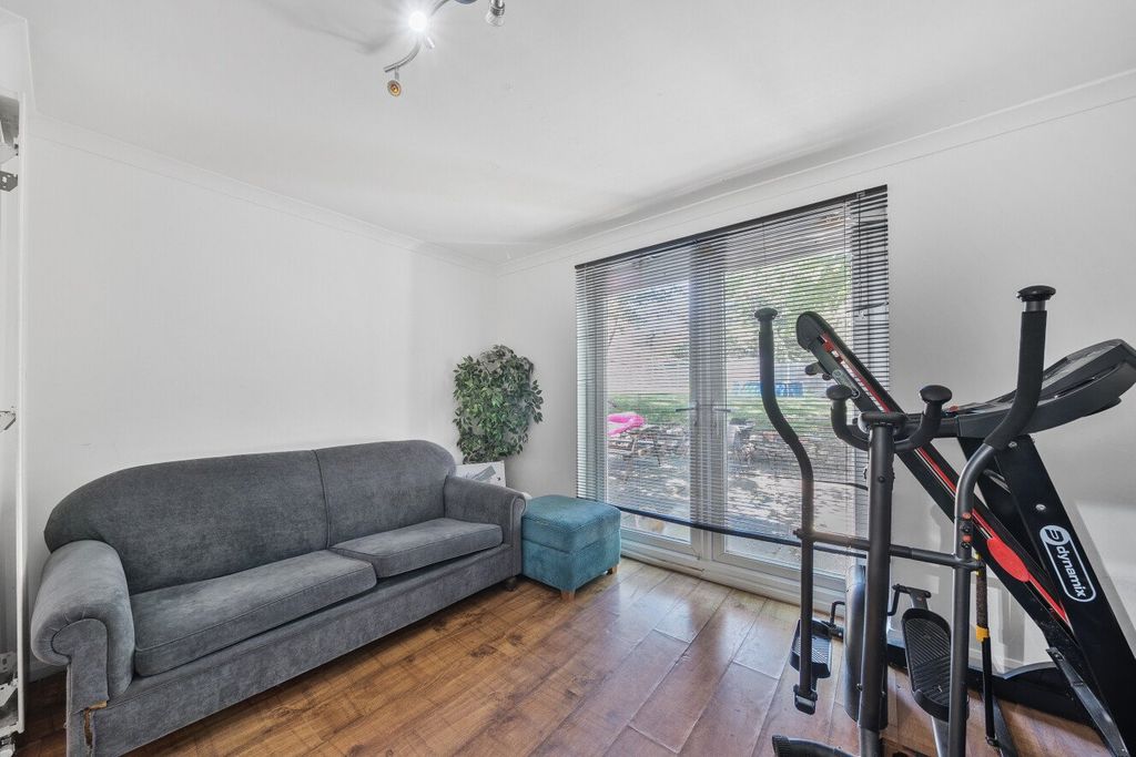 Property photo 1 of 13 Picture No. 05