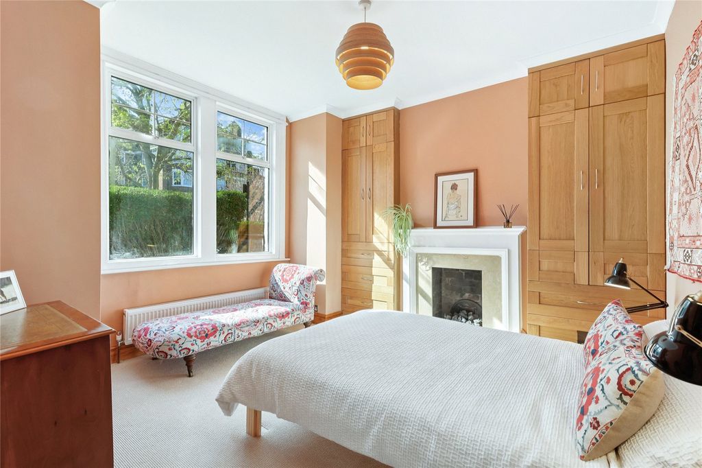 Property photo 3 of 11 Bedroom One