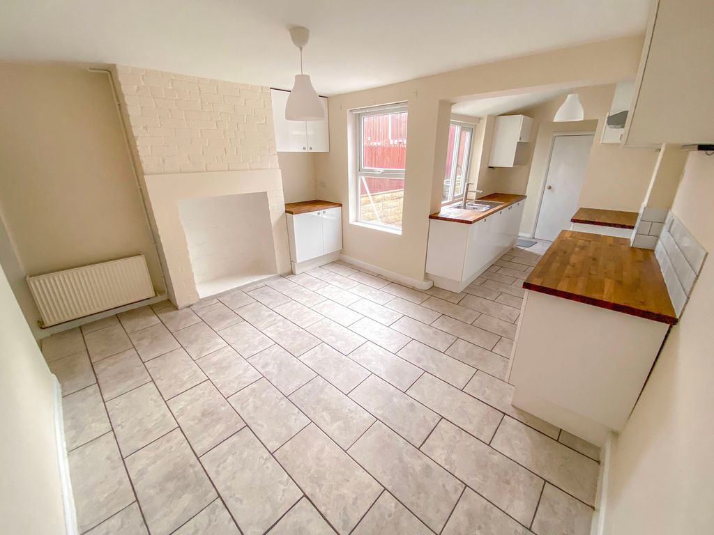 Property photo 3 of 11 Dining