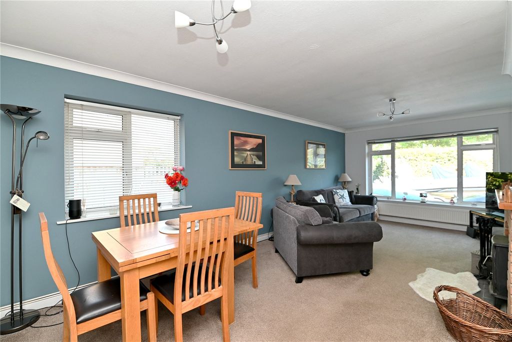 Property photo 3 of 22 Picture No. 05