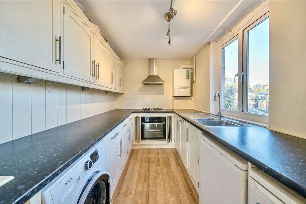 Property photo 2 of 14 Picture No. 33