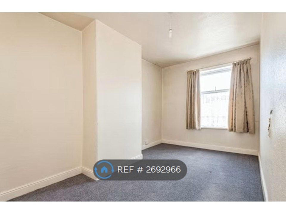 Property photo 3 of 6 Bedroom 2