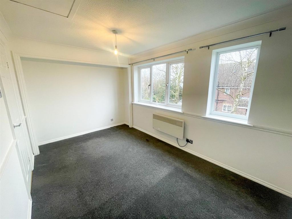 Property photo 3 of 6 Bed 1.Jpg