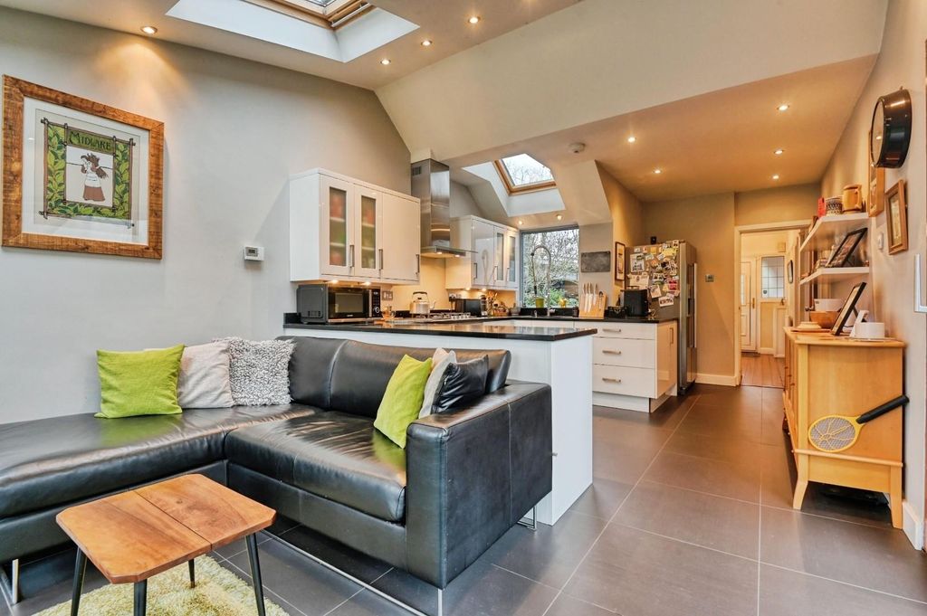 Property photo 3 of 33 47Bos13.Jpg