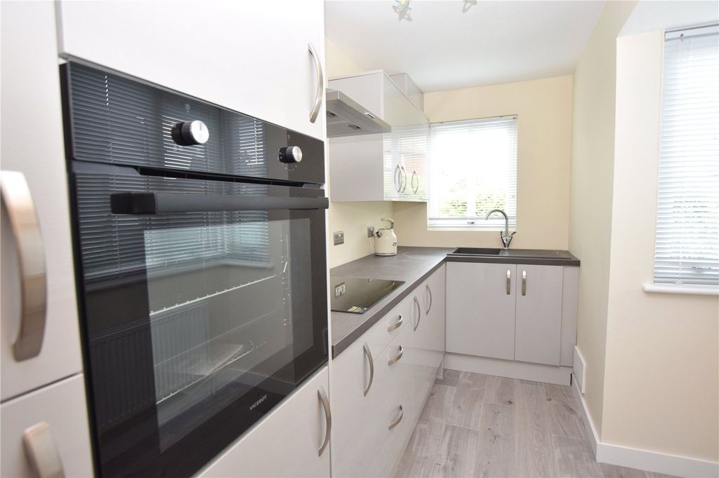 Property photo 2 of 16 Kitchen