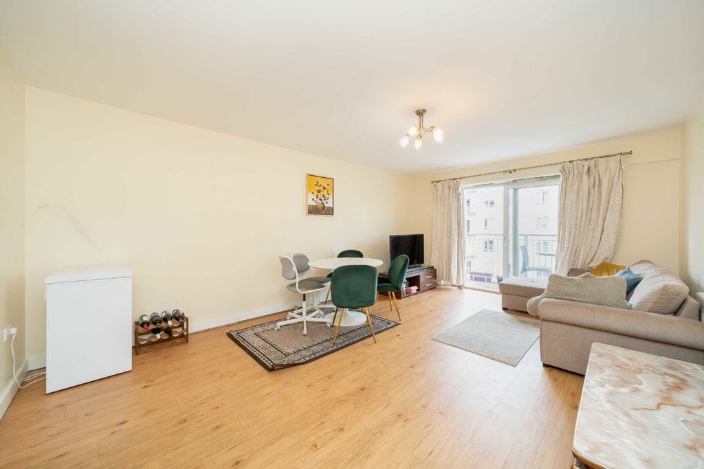 Property photo 2 of 5