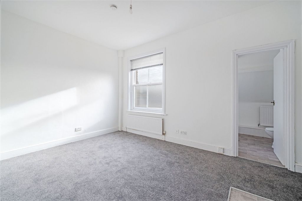 Property photo 1 of 12 Picture No. 14