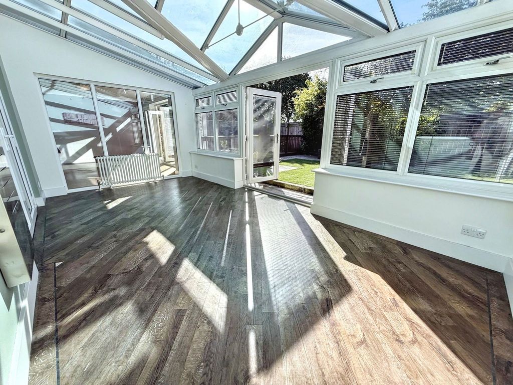 Property photo 3 of 32