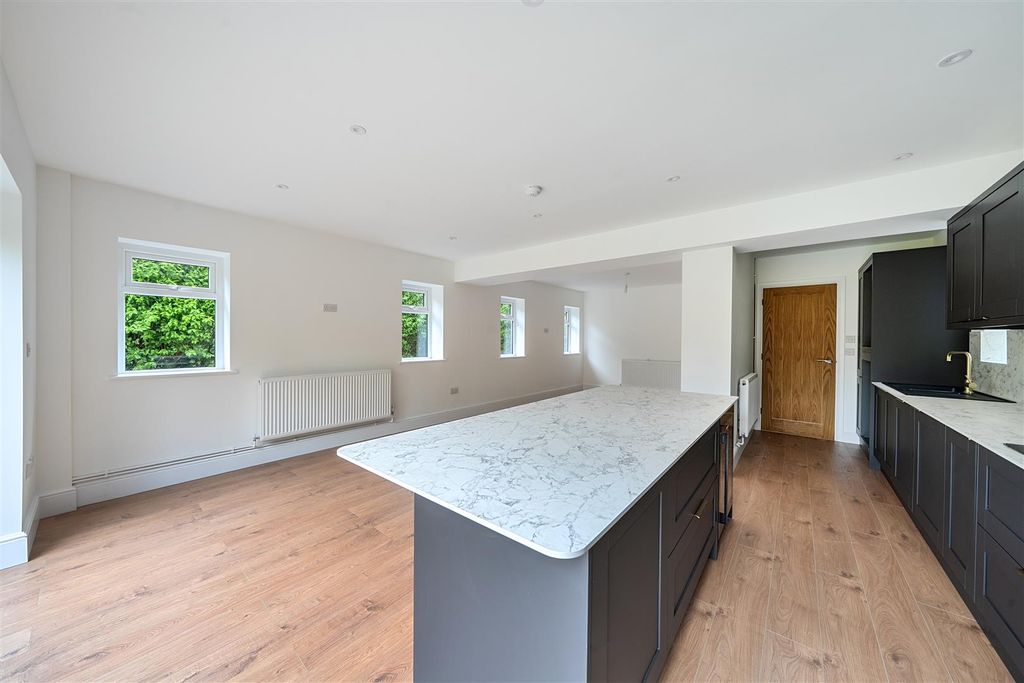 Property photo 2 of 43 1478141-16-6A326Fd57A841.Jpg