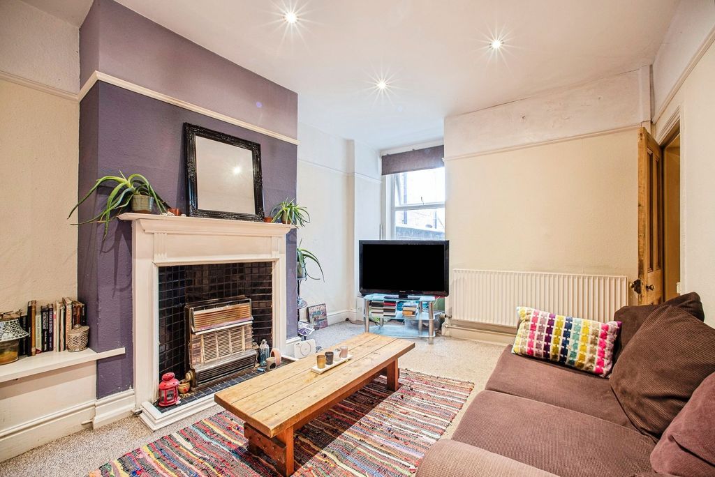 Property photo 3 of 14