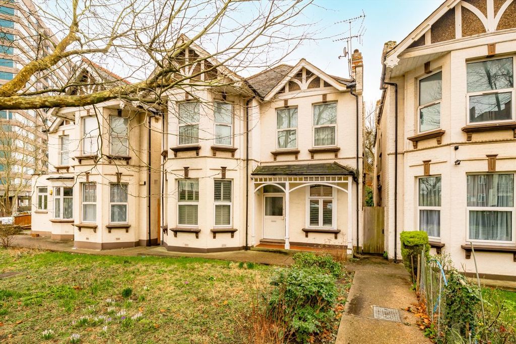Property photo 1 of 8