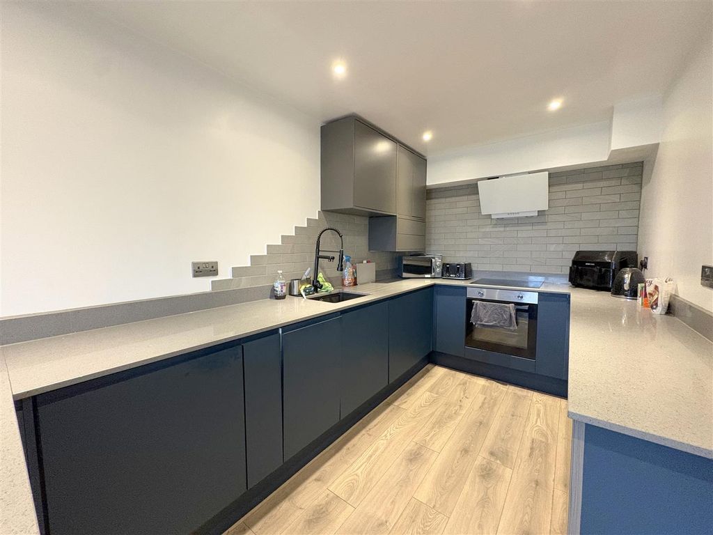 Property photo 2 of 14 Kitchen 3.Jpg