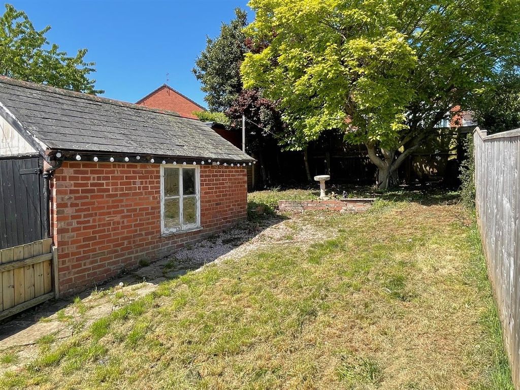 Property photo 2 of 28 Garden