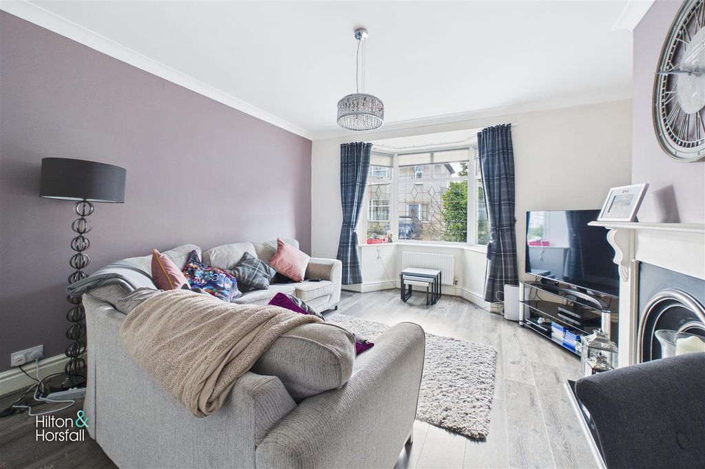 Property photo 3 of 16 Milford Street