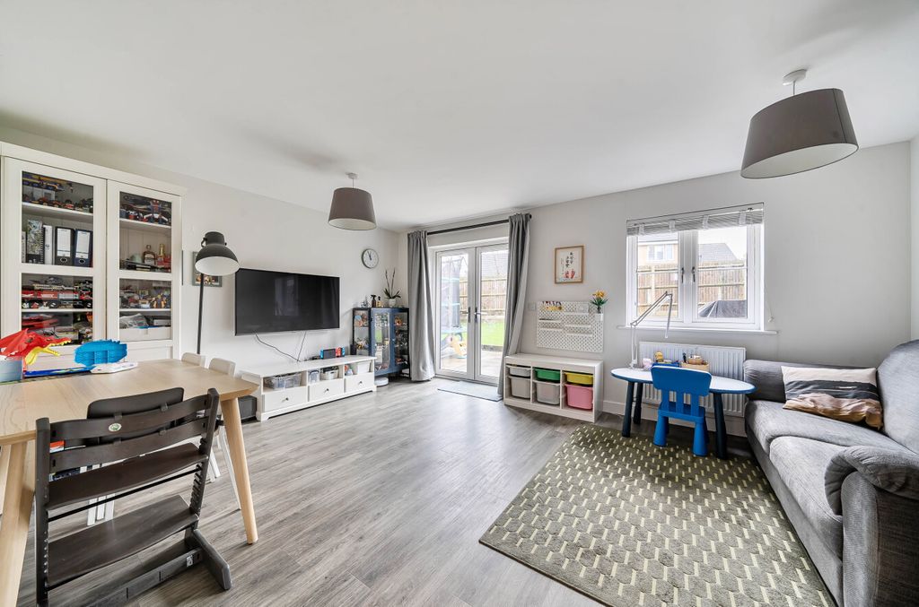 Property photo 3 of 11 1400864-15-6985F5...