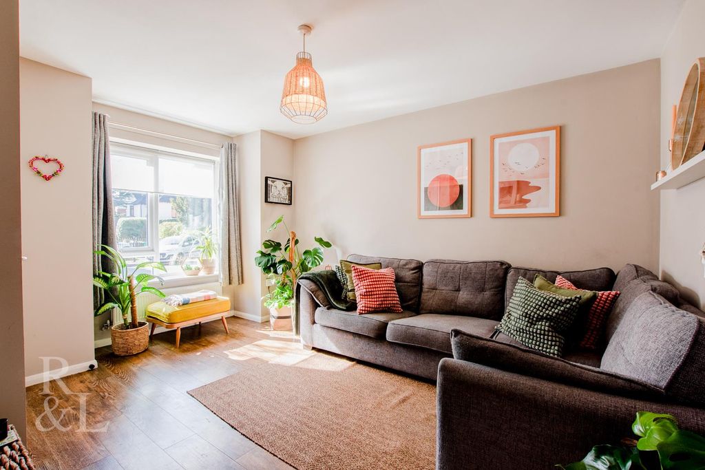 Property photo 3 of 21 B (1).Jpg