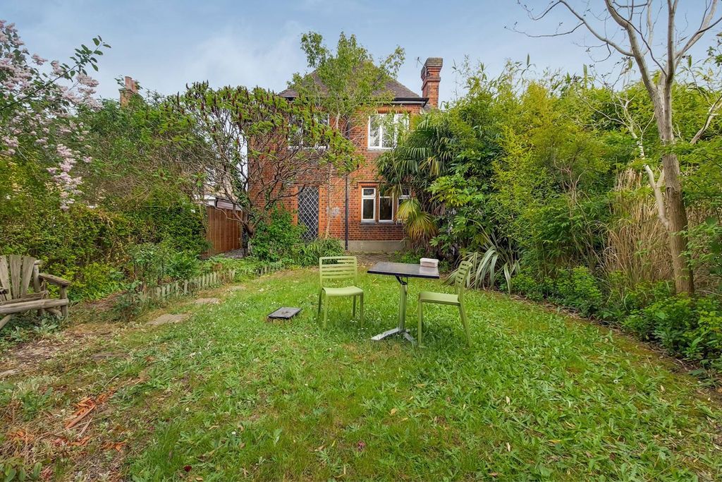 Property photo 2 of 12