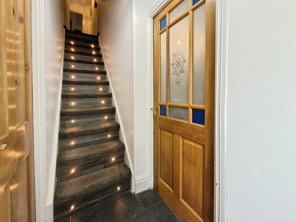 Property photo 2 of 40