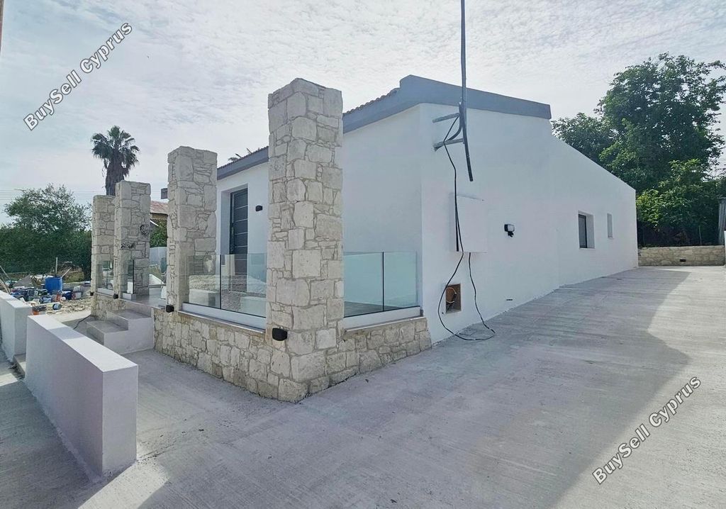 Property photo 1 of 34