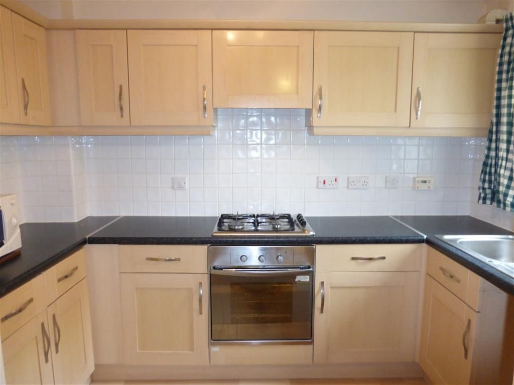 Property photo 3 of 11 Kitchen