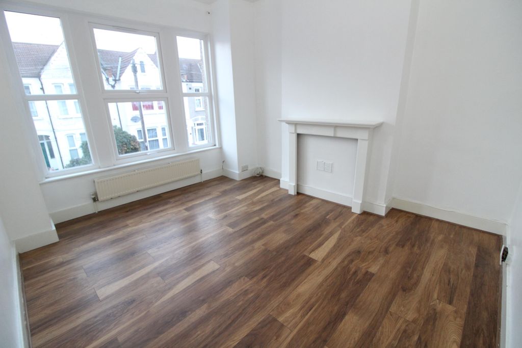 Property photo 1 of 6 Living Room