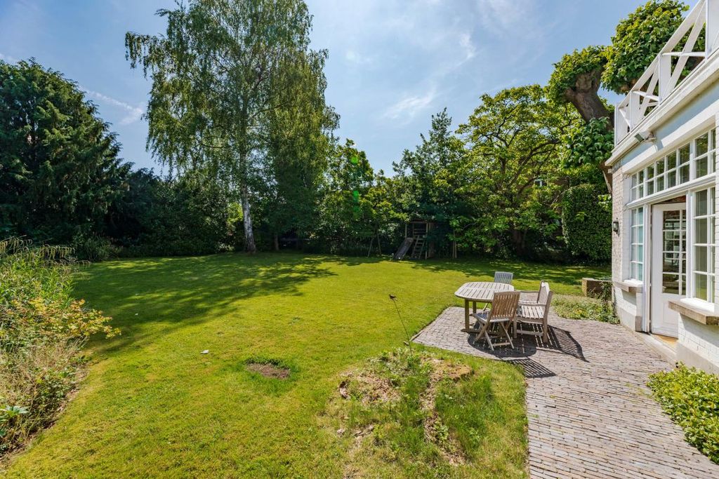 Property photo 2 of 22