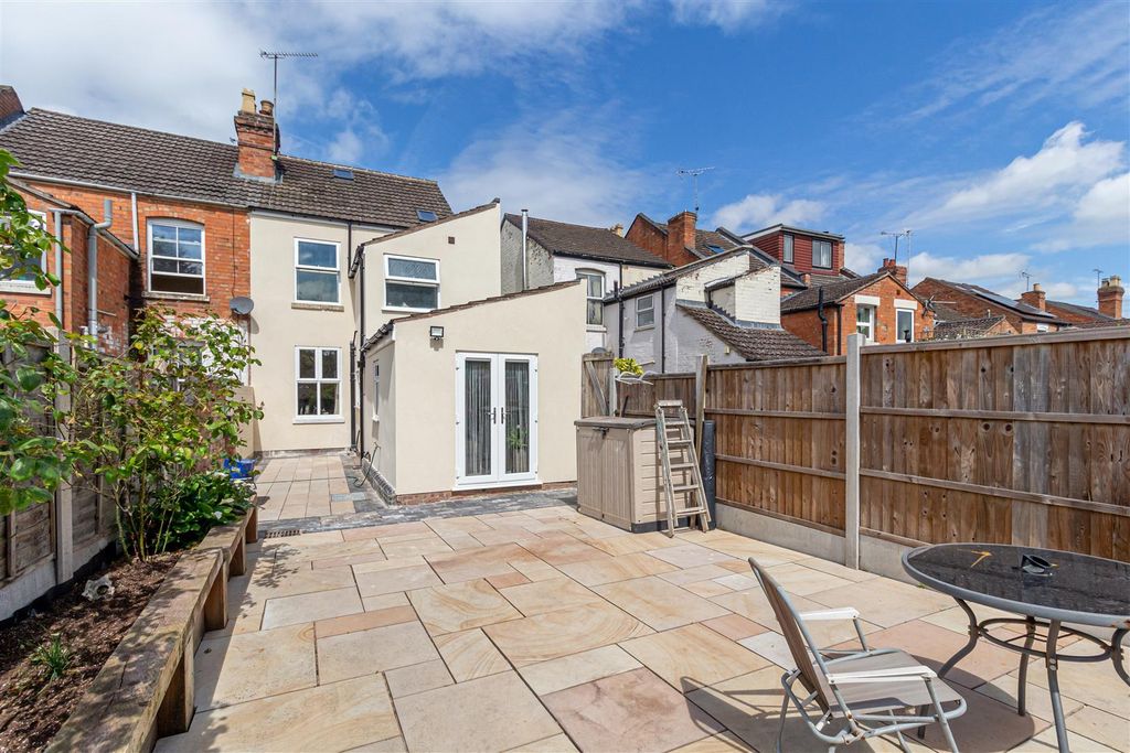 Property photo 1 of 18 Garden-4.Jpg