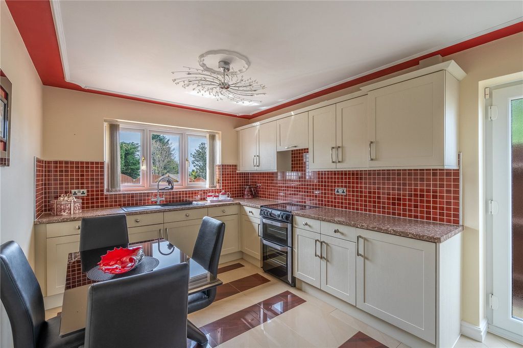 Property photo 3 of 32 Picture No. 71