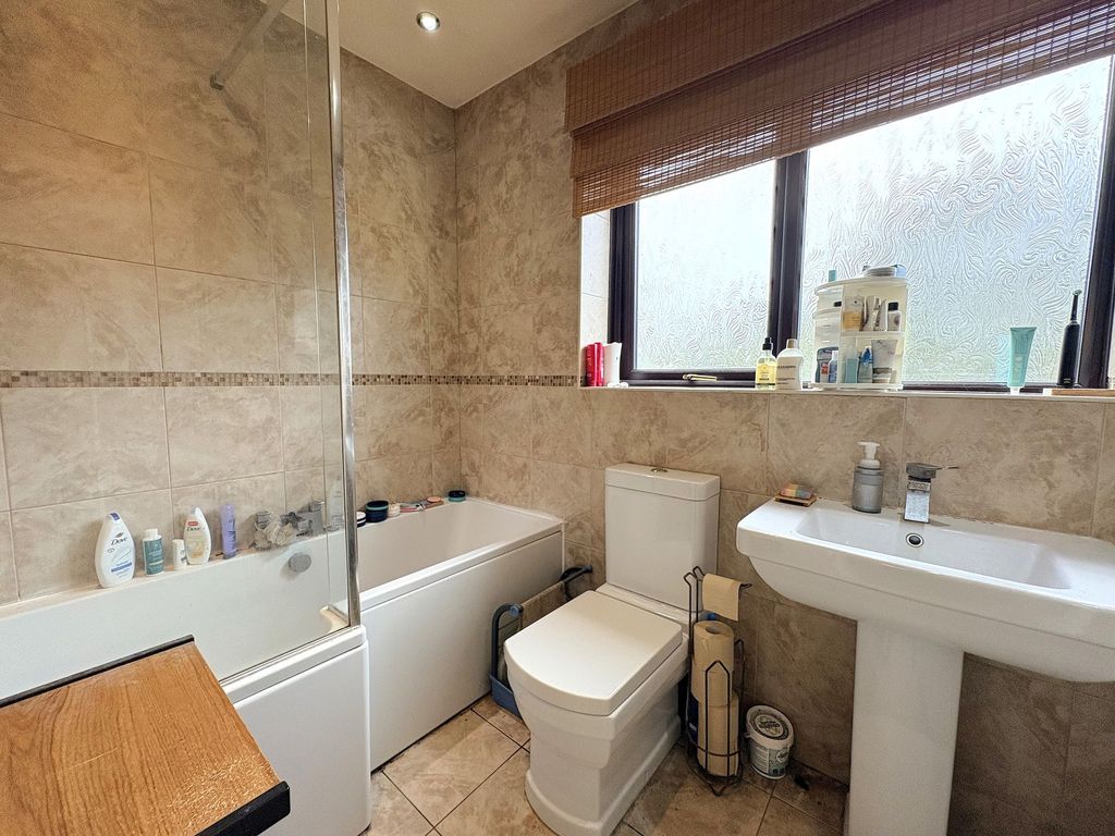 Property photo 3 of 23