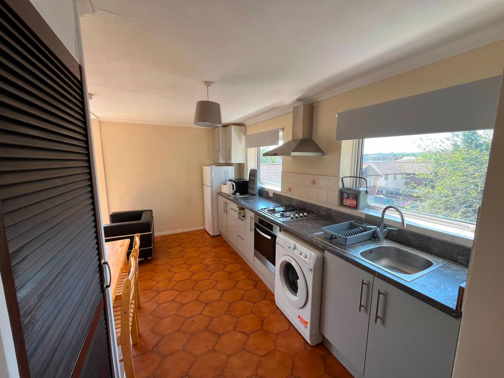 Property photo 2 of 32