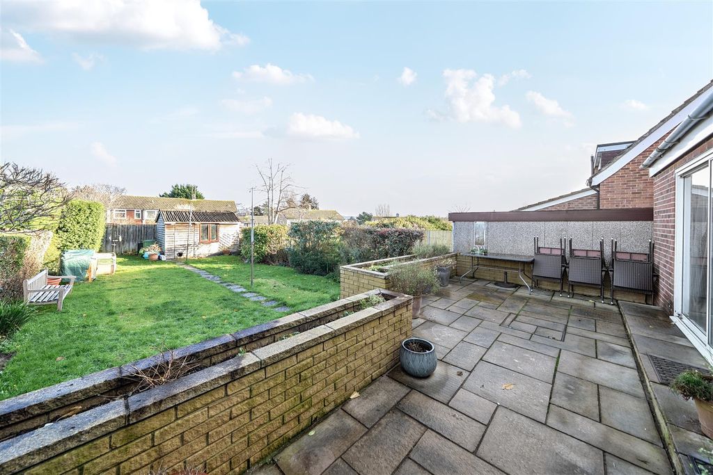 Property photo 3 of 20 1387894-16-69396Aba47057.Jpg