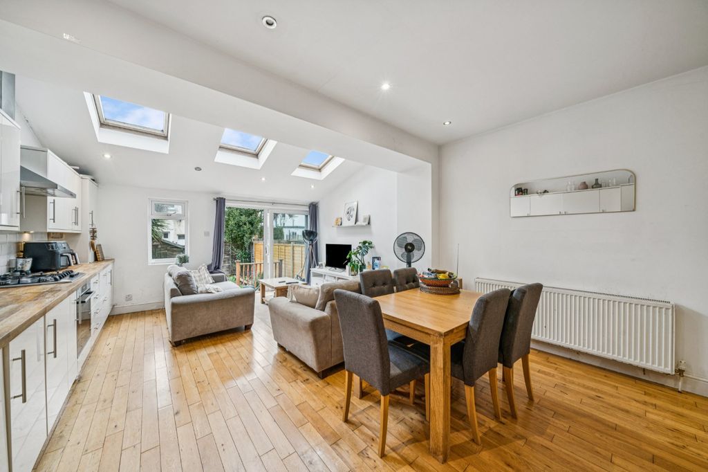 Property photo 3 of 12