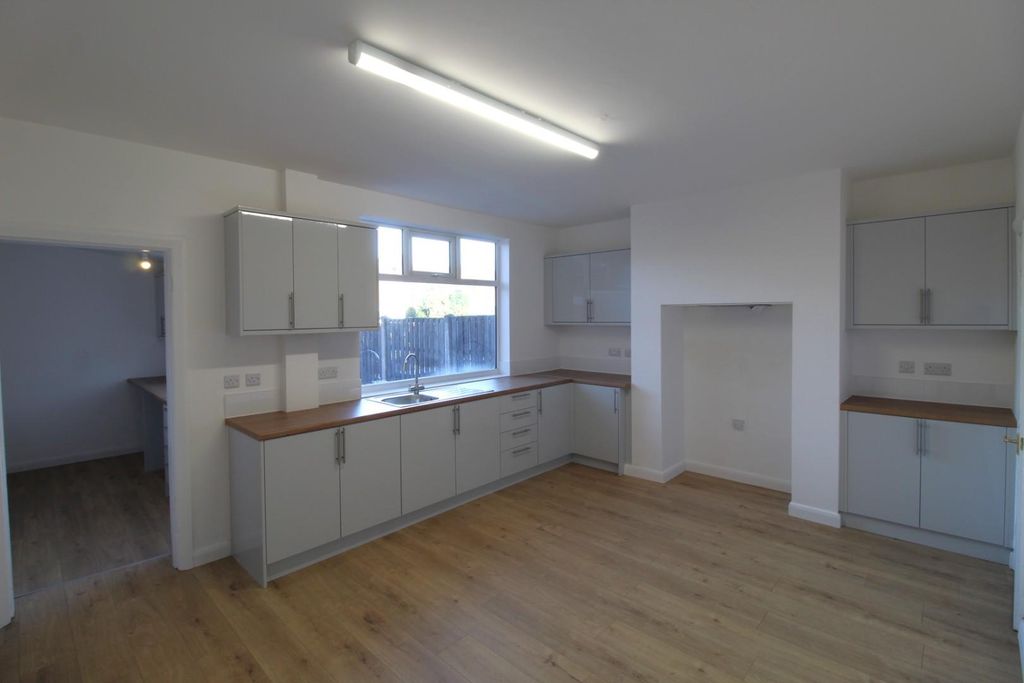 Property photo 2 of 12 Kitchen.Jpg