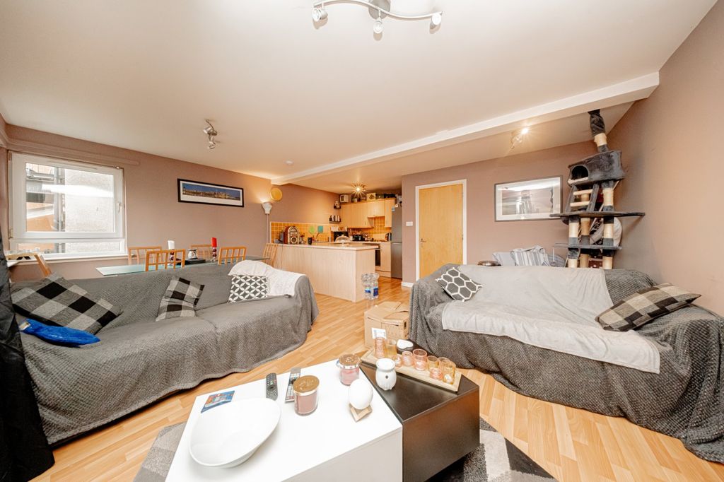 Property photo 3 of 13 Picture 3